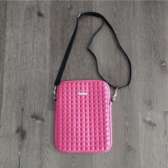 Rebecca Minkoff Accessories - Rebecca Minkoff Pyramid Ipad Case - Pink